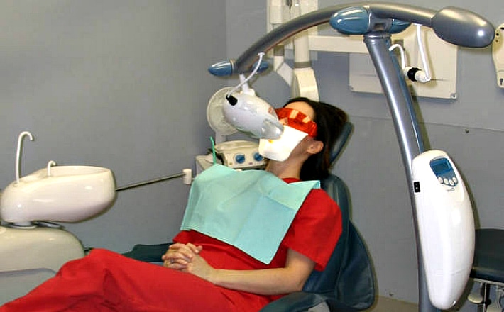 Высокоэффективная система отбеливания зубов zoom