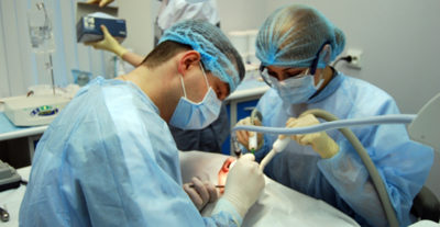 Процесс имплантации зубов