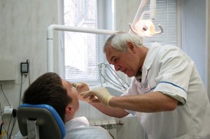 Описание процесса установки базальных имплантов зубов